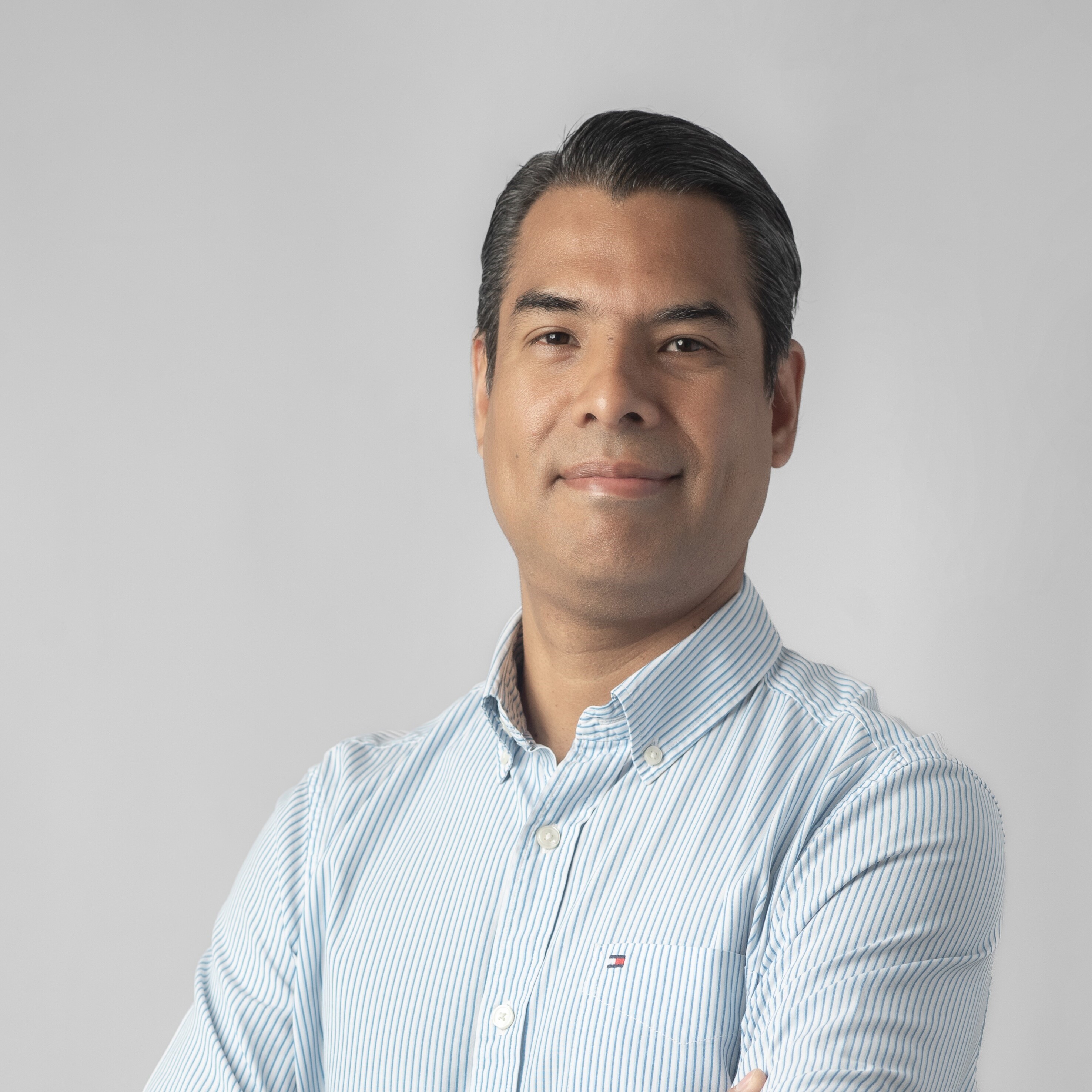Gino León